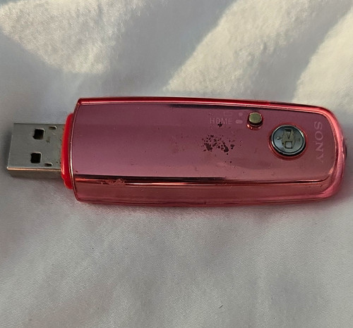 Sony walkman e002 2gb - nw-e002, red
